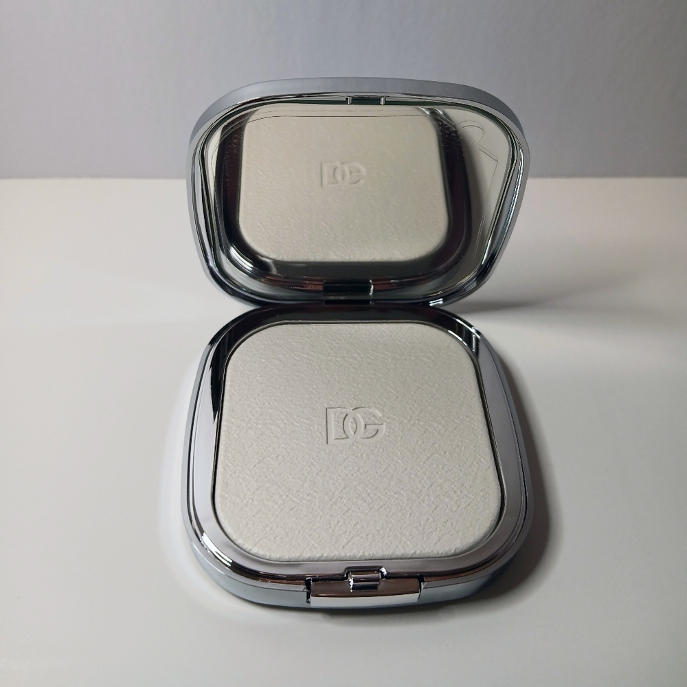 Dolce & Gabbana Solar Glow Bare Skin Beautifier Compact 6.5 G | 0.23 OZ - Picture 2 of 7